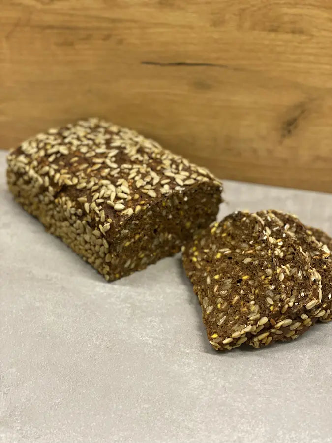 Rugbrød med kerner (Bageren lukket uge 30-31 - så ingen brødbestilling ...